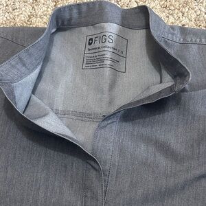 Grey Figs Rafaela scrub top EUC